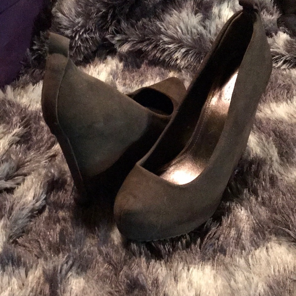 Shoes wedged heel